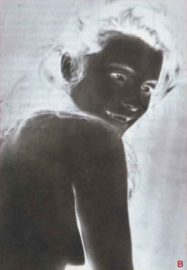 Фото 1в. Негатив модели со светлой кожей.