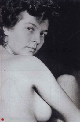 Фото 1е. Позитивное изображение модели с темной кожей.