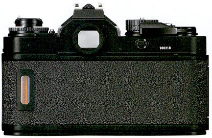 Среднеформатная зеркальная фотокамера Nikon FM3a со стандартной задней крышкой.