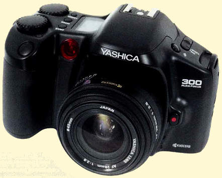 35-мм зеркальная электронная автофокусная фотокамера Yashica 300 Auto Focus.
