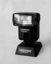 Блиц для автофокусных зеркалок Unomat C320AF (ведущее число 32).