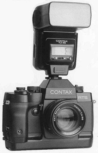 Зеркальная фотокамера Contax RTS III со вспышкой Contax TLA 360