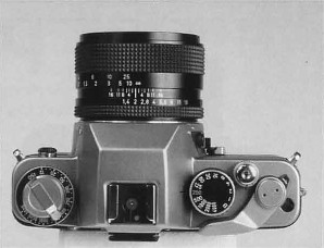 Элементы управления зеркальной ­механической фотокамеры Contax S2